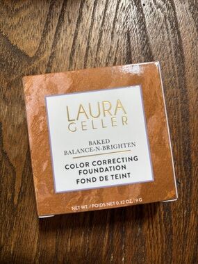 🆕 Laura Geller Baked Balance-N-Brighten Color Correcting Foundation in Sand